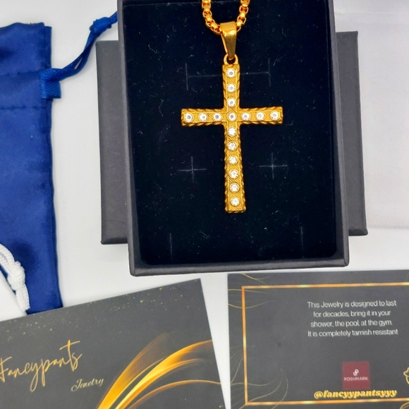 18K Gold Plated Cross With Crystal Cubic Zircon - Picture 6 of 15